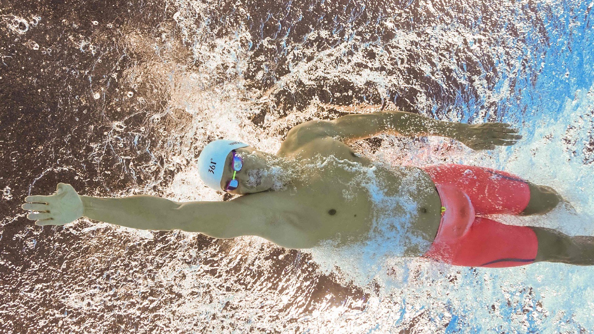 爱游戏全站app注册-谷爱凌跳台夺冠父母现场观战，谷爱凌夺冠采访